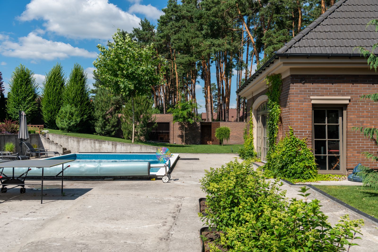 Dive In — Outdoor Pool & Spa Repairs
